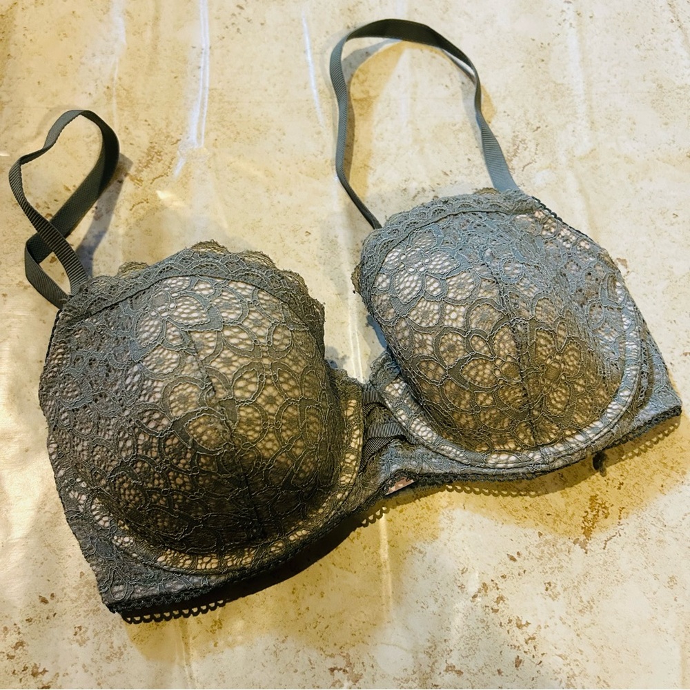 Victoria's Secret size 32DD / E dream angels lightly lines demi cup green lace